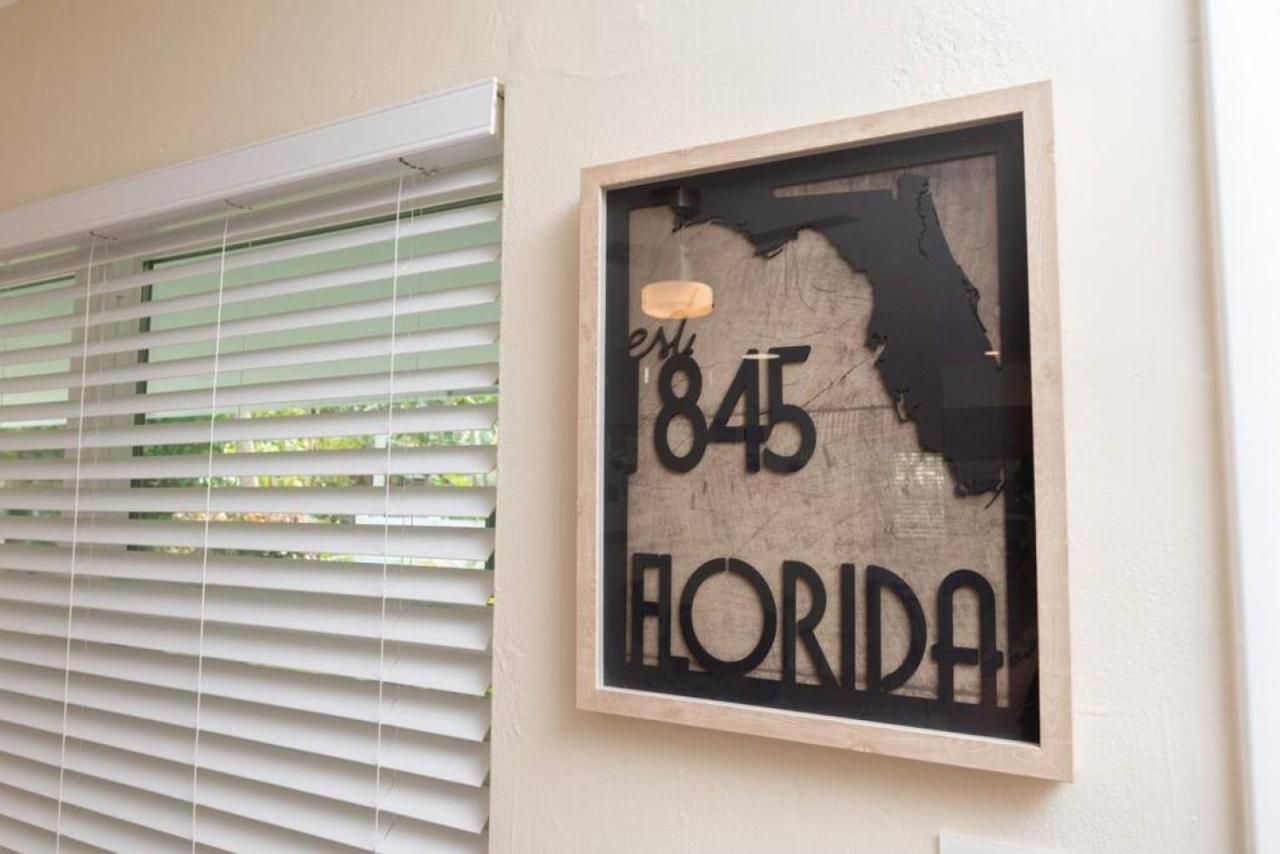 Just Off Wilton Drive 7 * Fort Lauderdale